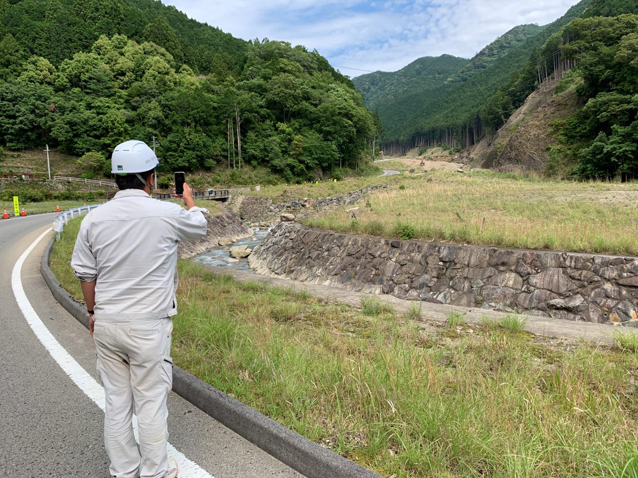 土木工事現場での遠隔臨場ツール利用